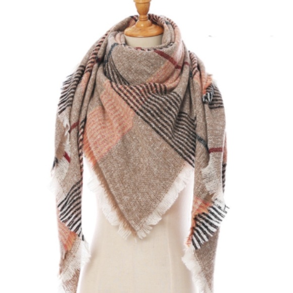 NWT Plaid Blanket Scarf Wrap BOUTIQUE - Picture 5 of 5